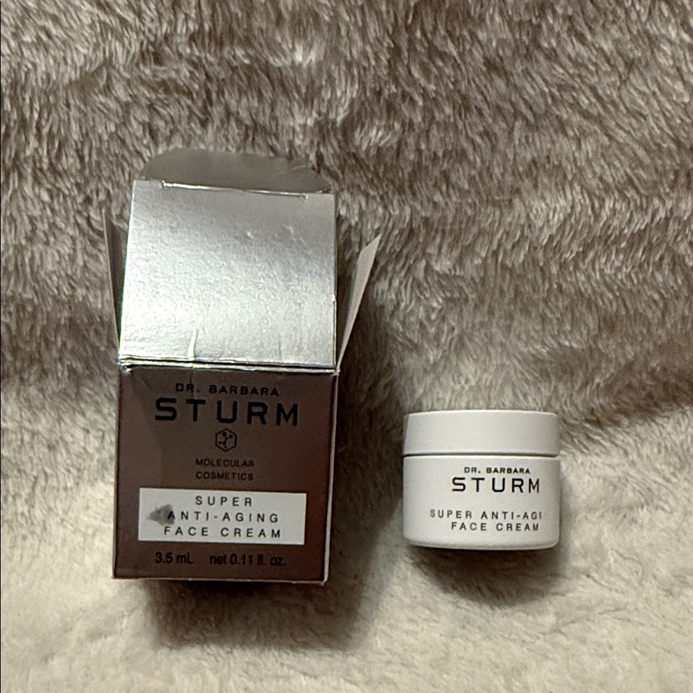 Dr. Barbara Sturm Anti-Aging Face Cream in White and Silver